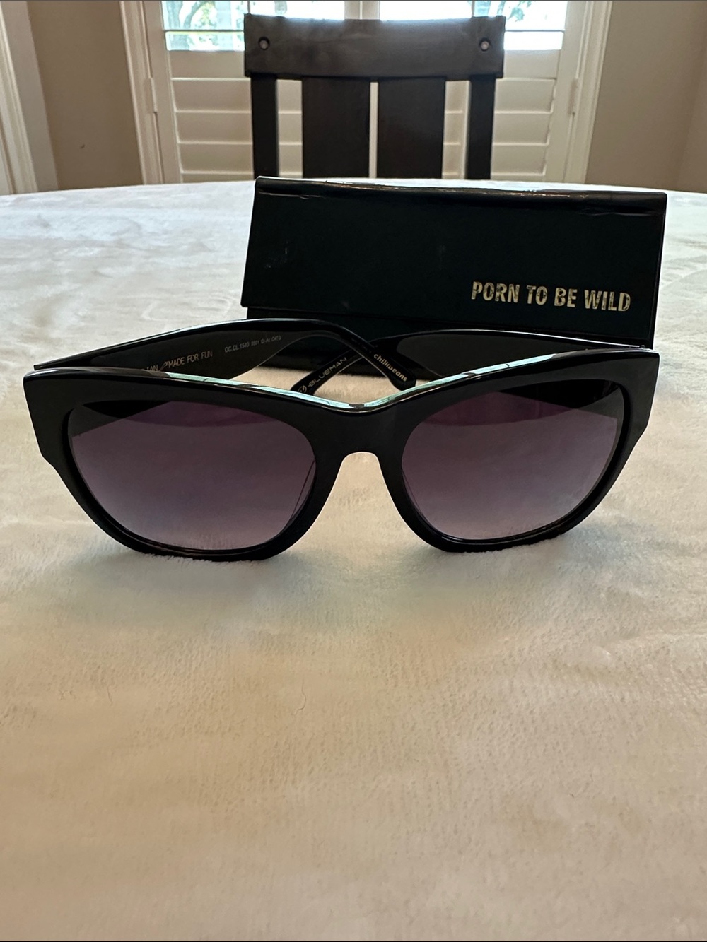 Chilli Beans Black Cat-Eye Sunglasses with Purple Gradient Lenses- OC. CL. 1540